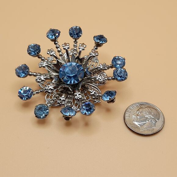 Vintage Light Blue Snowflake Brooch, Silver Tone Filigree, 1950s Pin - Picture 9 of 10